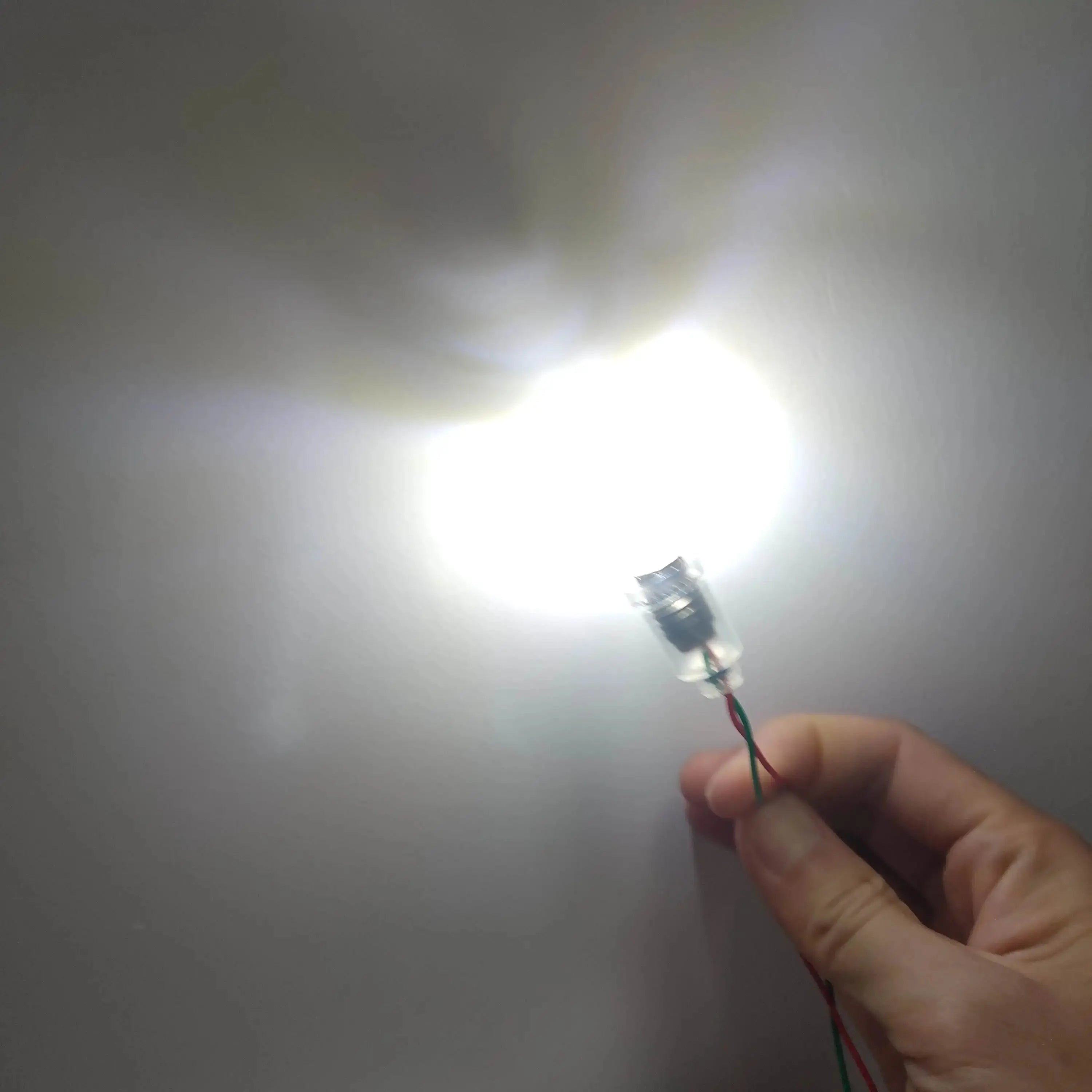 2pcs E10 LED Bulb β 6V / 12V Flashlight & Work Light | White & Warm White